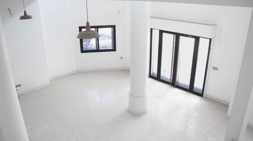 Local Commercial et Plateau de Bureau – Point E