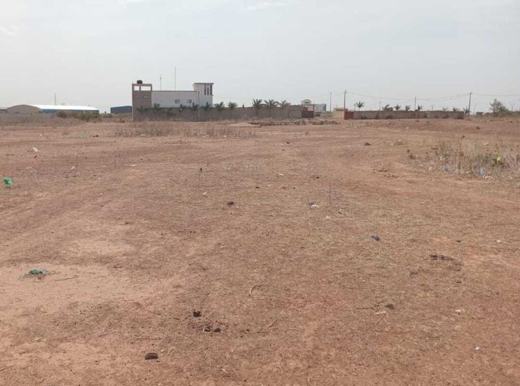 Lot de 4 Terrains à usage d’habitation, vers Notto Diobass – Thiès