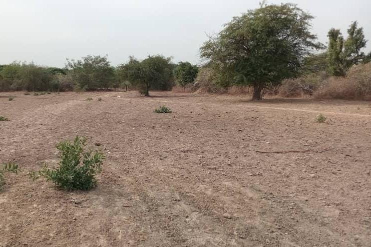 Terrain industriel de 6100 m² vers Sindia-Mbour